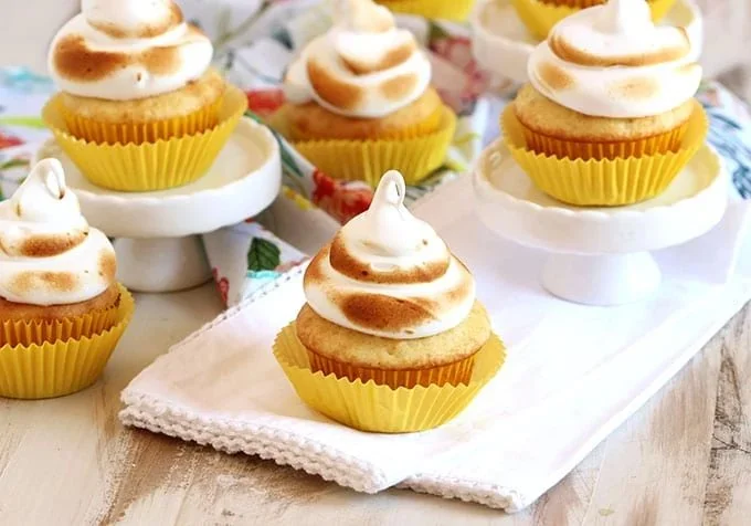 Simple Lemon Meringue Cupcakes
